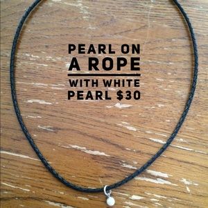 Vantel Pearls simple necklace